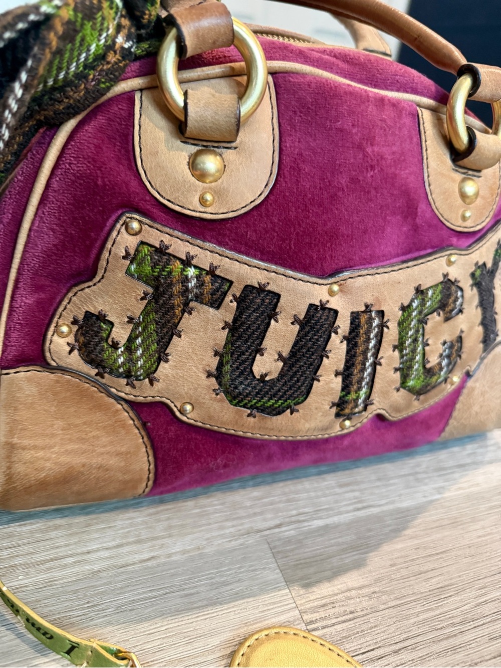 RARE Vintage Y2K Juicy Couture Velour "J" Heart Boston Bag + Pom & Mirror (2004) - Picture 8 of 16